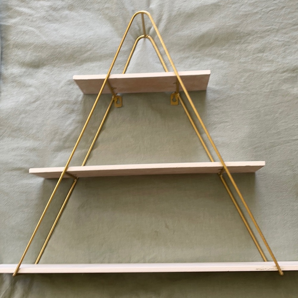 3 tiered triangle shelf